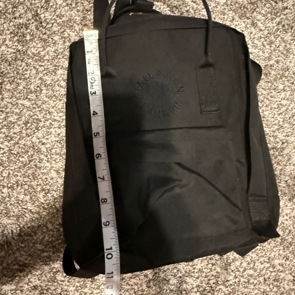 Fjallraven Kånken Classic Black Backpack - Picture 4 of 6